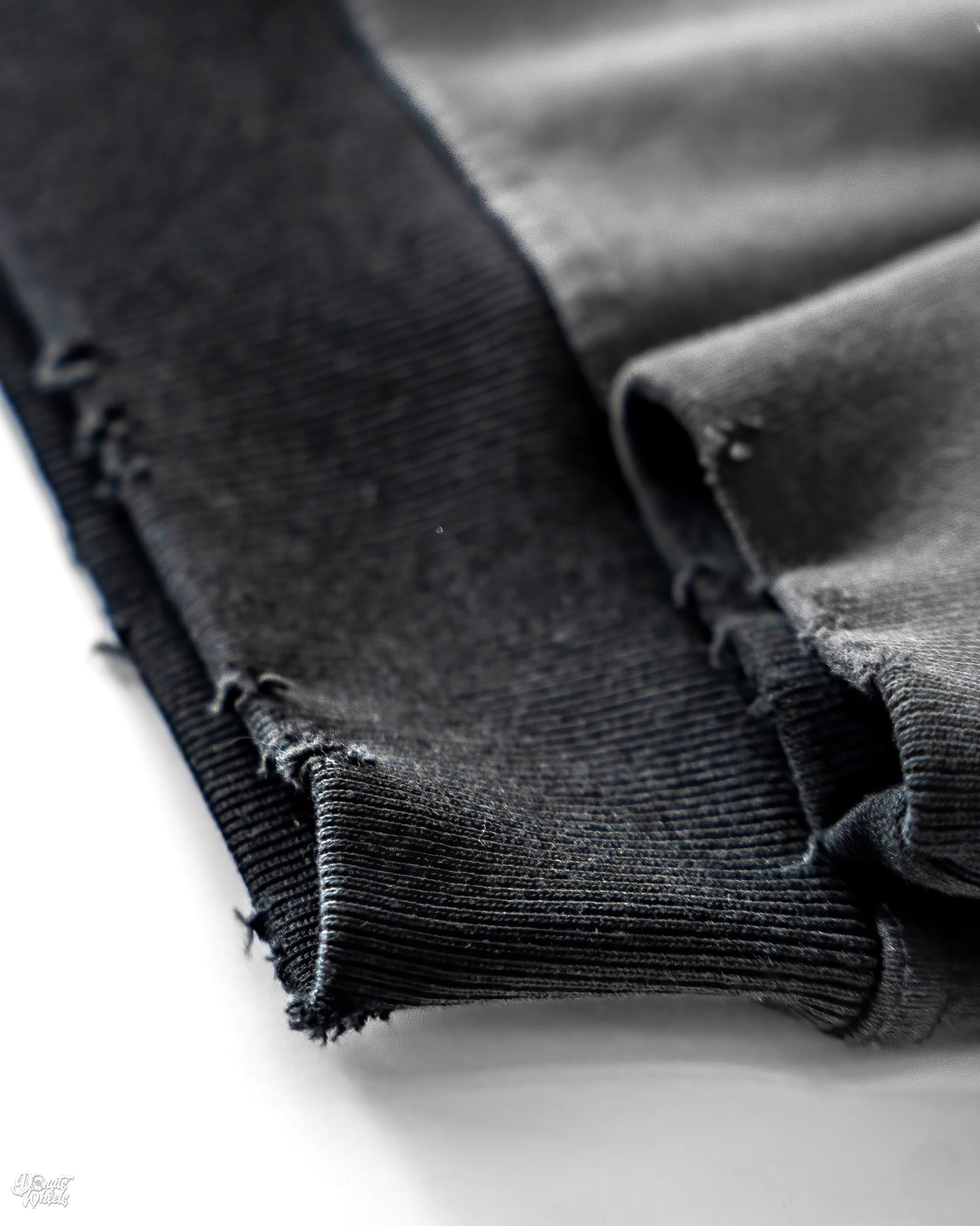 DW  Distressed Friends Zip up