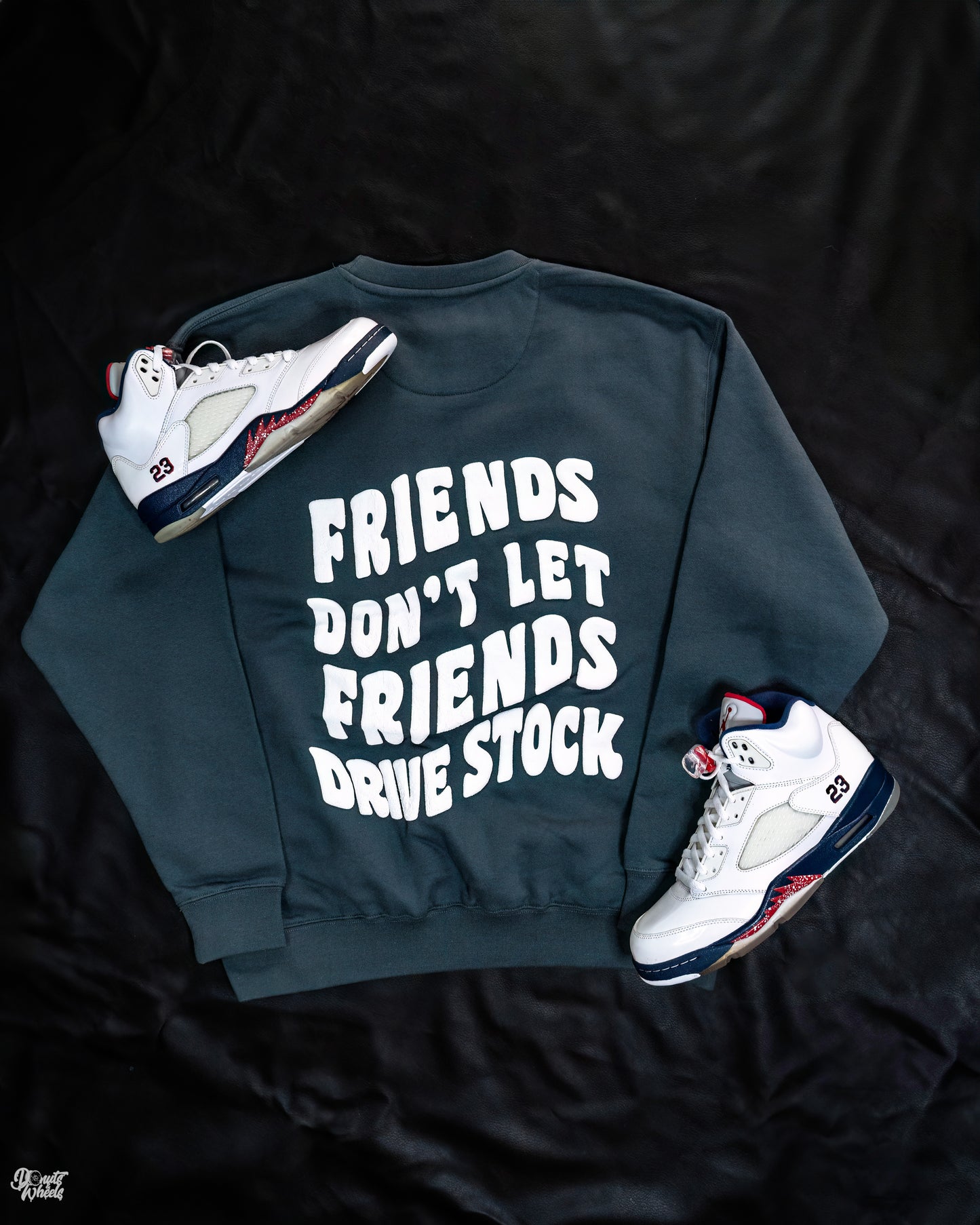 DW Crewneck - dolphin